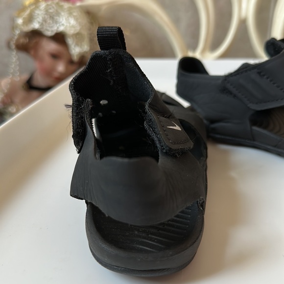 NIKE Toddler Sandals - Picture 5 of 9